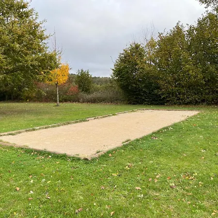 Camping Les Maisonnettes Du - Base De Loisirs Lavare