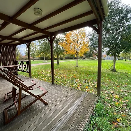 Les Maisonnettes Du - Base De Loisirs Κάμπινγκ