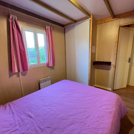 Les Maisonnettes Du - Base De Loisirs Camping Lavare