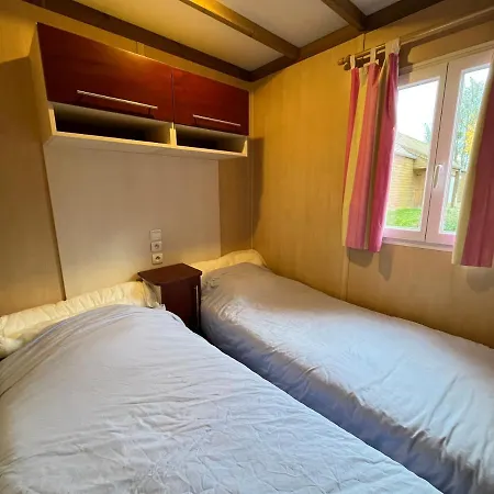 Les Maisonnettes Du - Base De Loisirs Κάμπινγκ Lavare