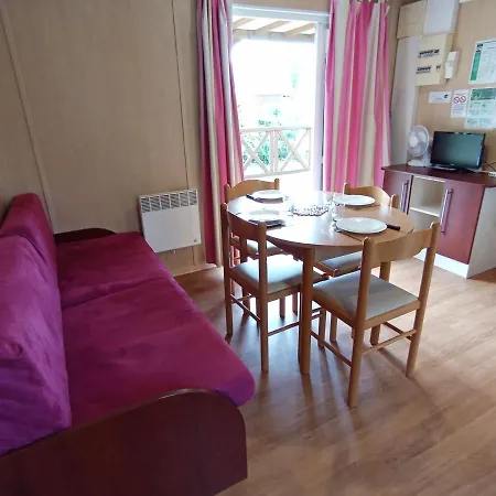 Les Maisonnettes Du - Base De Loisirs