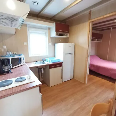 Les Maisonnettes Du - Base De Loisirs