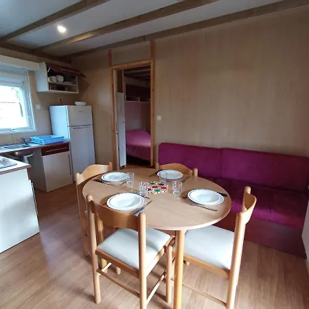 Les Maisonnettes Du - Base De Loisirs Lavare