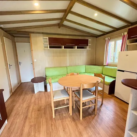 Les Maisonnettes Du - Base De Loisirs Κάμπινγκ Lavare