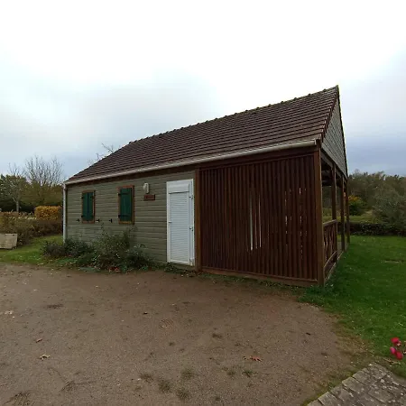 Les Maisonnettes Du - Base De Loisirs Camping Lavare