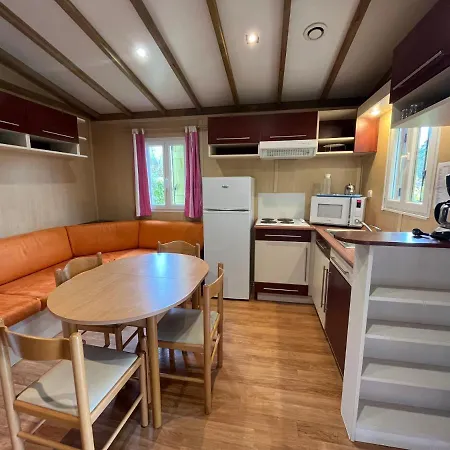 Les Maisonnettes Du - Base De Loisirs