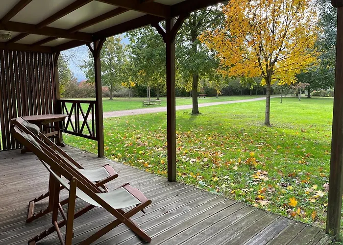 Les Maisonnettes Du - Base De Loisirs Lavare