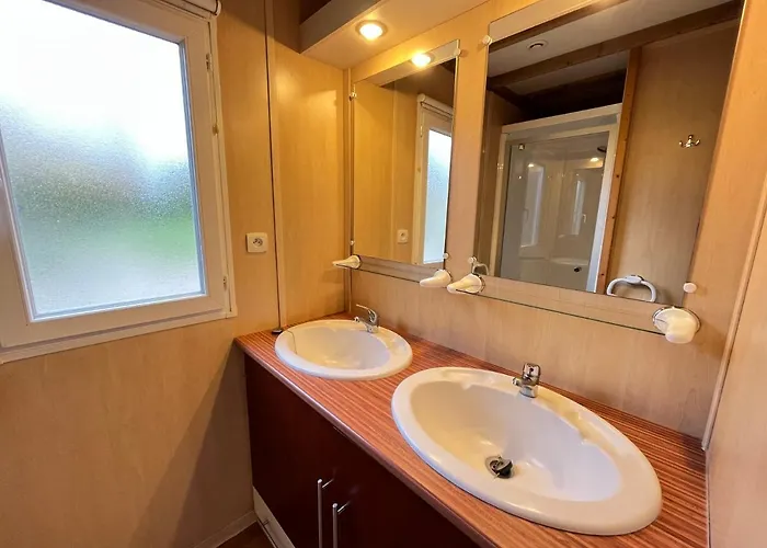 Les Maisonnettes Du - Base De Loisirs *