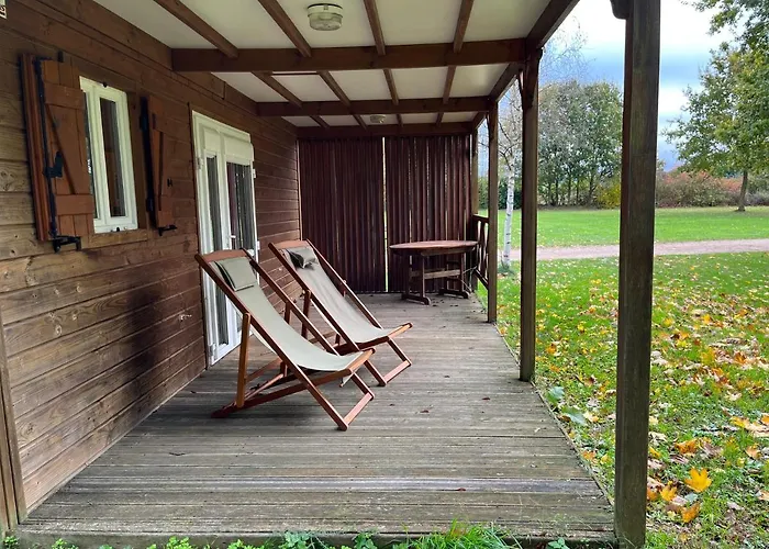 Les Maisonnettes Du - Base De Loisirs 营地 *