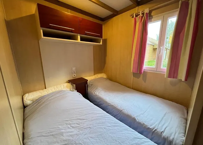 Les Maisonnettes Du - Base De Loisirs 营地 Lavare