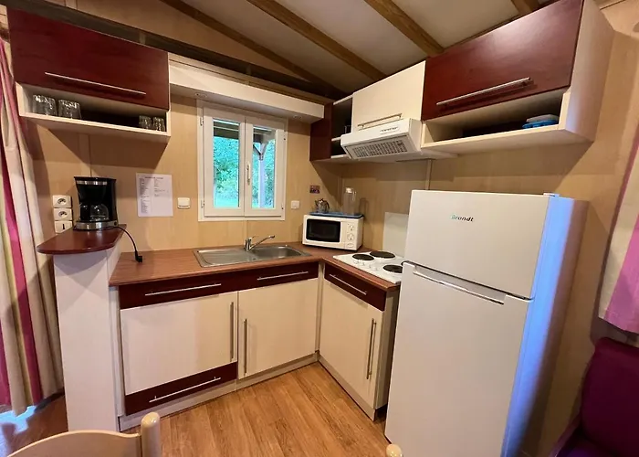 Les Maisonnettes Du - Base De Loisirs