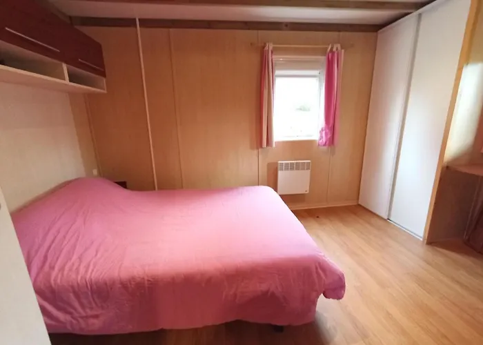 Les Maisonnettes Du - Base De Loisirs Lavare