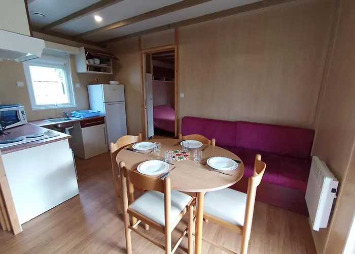 Les Maisonnettes Du - Base De Loisirs Lavare