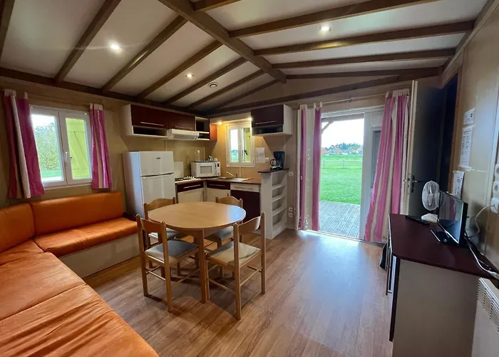 营地 Les Maisonnettes Du - Base De Loisirs Lavare