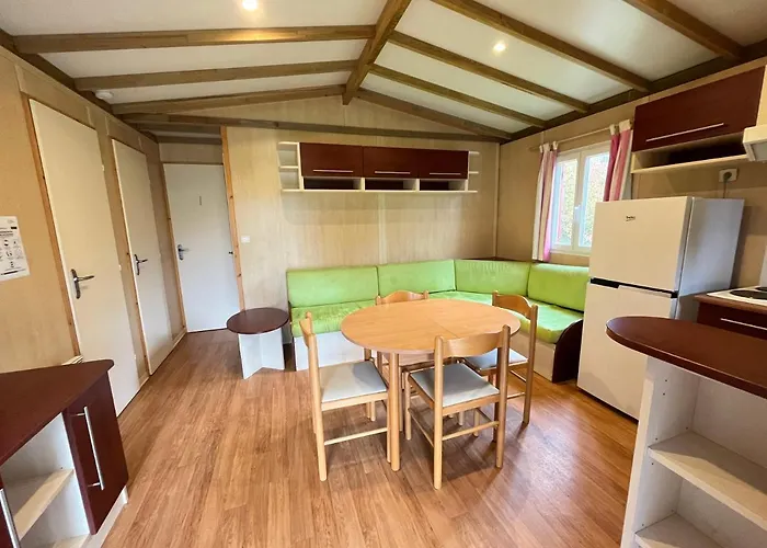 Les Maisonnettes Du - Base De Loisirs 营地 Lavare