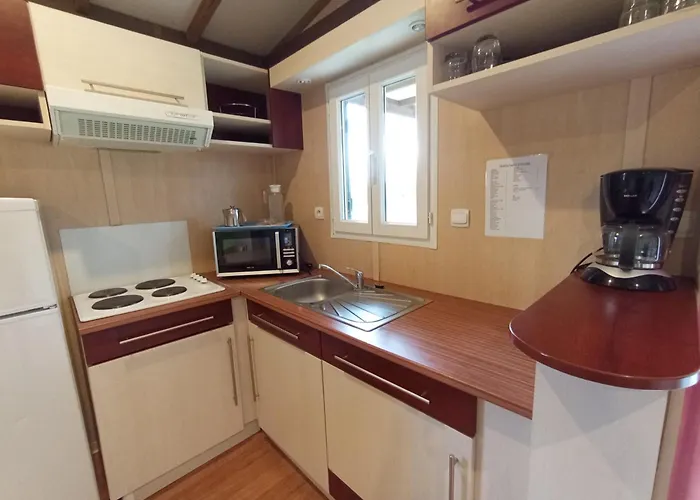 营地 Les Maisonnettes Du - Base De Loisirs